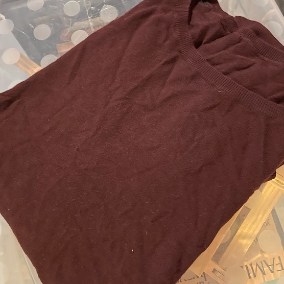 Woman’s Sweater - Picture 2 of 8